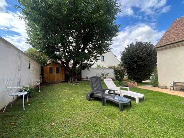 Montlhéry (91310) MONTLHERY - CENTRE VILLE - MAISON INDIVIDUELLE F6 - 158 M2 AU SOL - JARDIN VERDOYANT - GARAGE