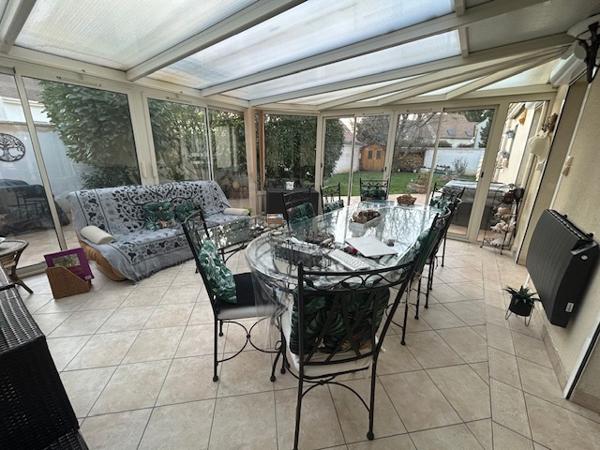 Montlhéry (91310) MONTLHERY - CENTRE VILLE - MAISON INDIVIDUELLE F6 - 158 M2 AU SOL - JARDIN VERDOYANT - GARAGE