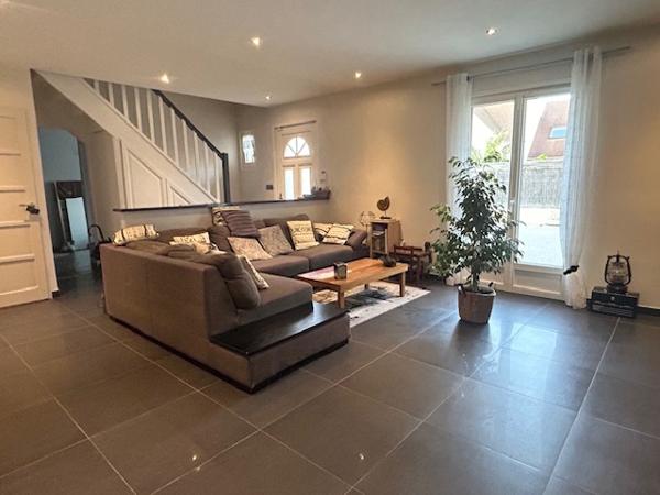 Montlhéry (91310) MONTLHERY - CENTRE VILLE - MAISON INDIVIDUELLE F6 - 158 M2 AU SOL - JARDIN VERDOYANT - GARAGE