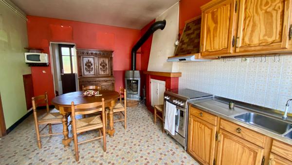 Maison en pierre à vendre à Bobital proche Dinan., 3 chambres, jardin et dépendances
