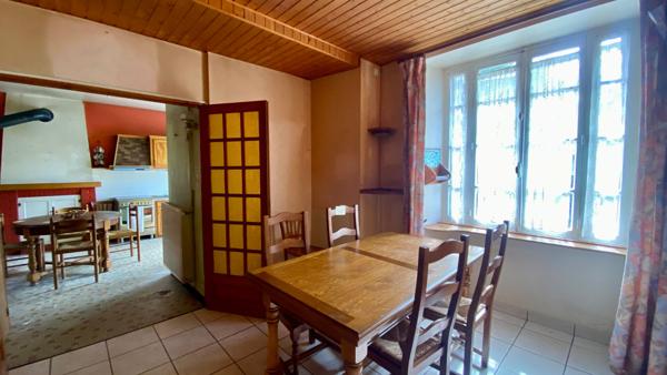 Maison en pierre à vendre à Bobital proche Dinan., 3 chambres, jardin et dépendances