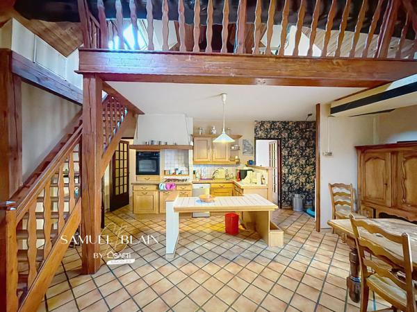 Maison pierre 140 M2, Dépendances stockage de 120 M2