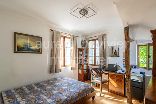 Marly-le-Roi (78160) Maison vigneronne du XVIIe rénovée – Centre historique de Marly-le-Roi – 156 m² – 4 suites – Cour plein sud