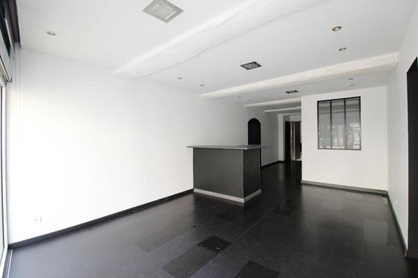 A LOUER LOCAL COMMERCIAL - DIJON PROCHE PLACE DE LA REPUBLIQUE -