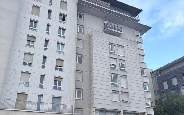 Appartement à vendre    1 pièce • 18 m2 Lyon 8