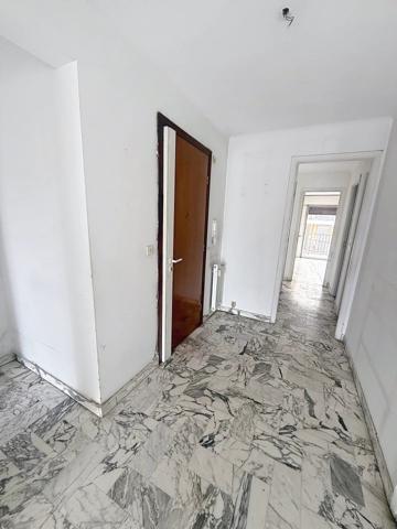 Vente                                                      Appartement
                        
                     4 pièces                      86 m2                     à Cannes