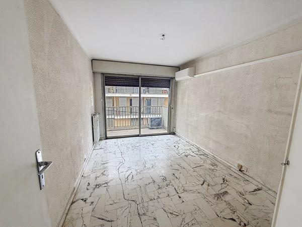 Vente                                                      Appartement
                        
                     4 pièces                      86 m2                     à Cannes