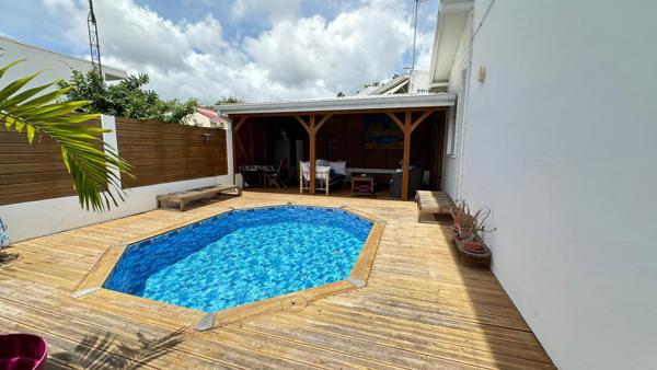 Villa avec deux T4 et piscine à CLAIRIERE