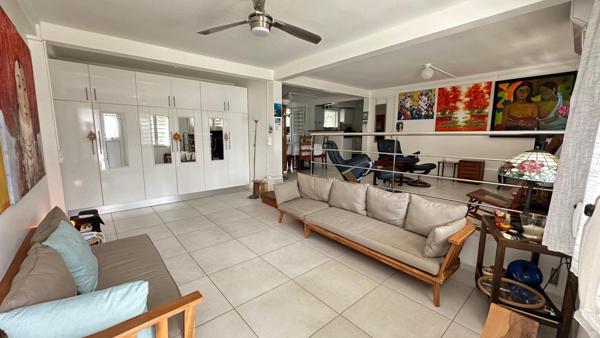 Villa avec deux T4 et piscine à CLAIRIERE