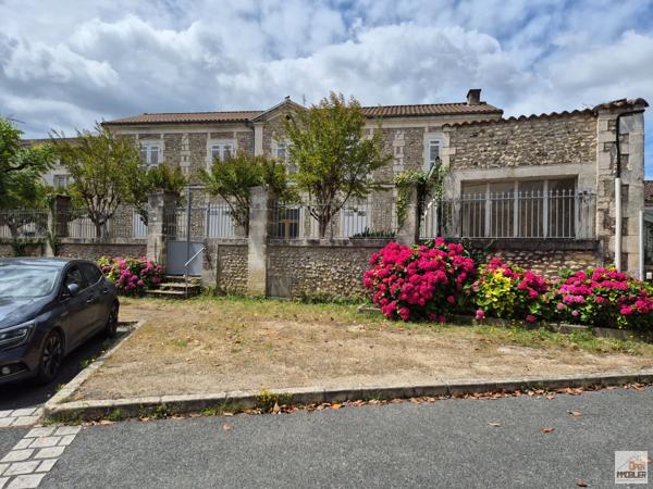 MAISON DE MAITRE