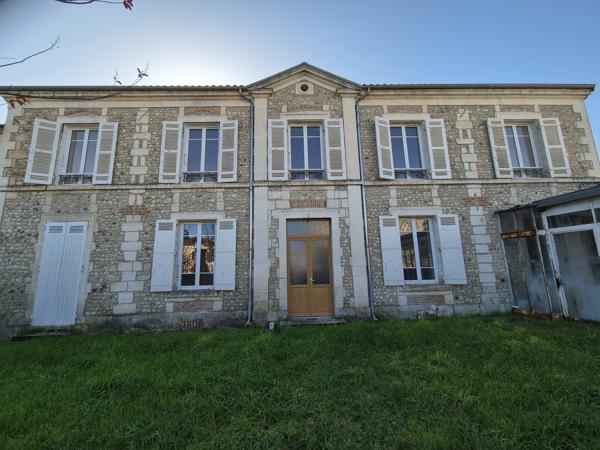 MAISON DE MAITRE