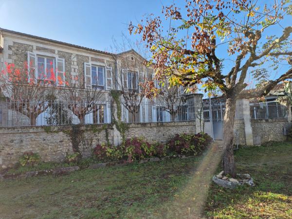 MAISON DE MAITRE