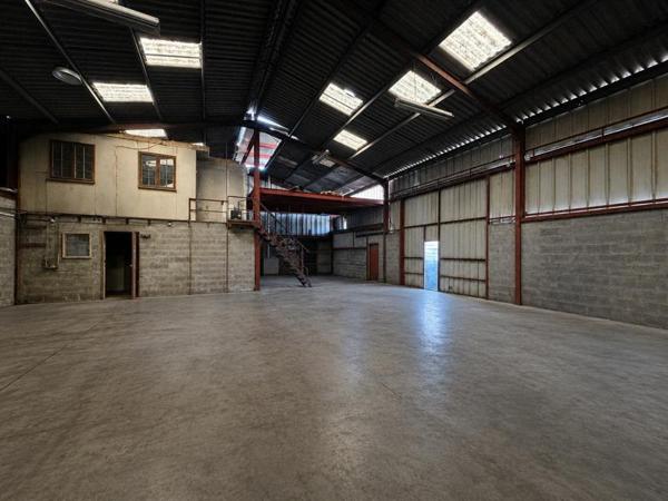 Immeuble à vendre 317 700 € Cars 1 400 m² DPE