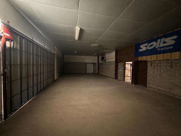 Immeuble à vendre 317 700 € Cars 1 400 m² DPE
