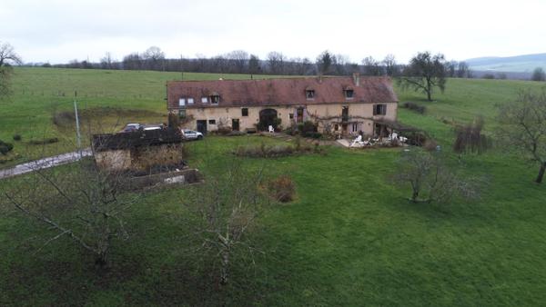 Viager occupé : corps de ferme restauré, nature