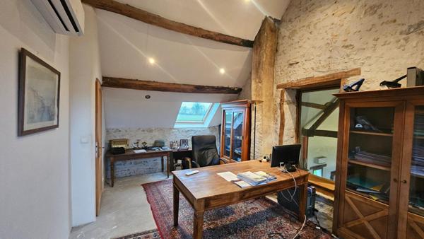 Viager occupé : corps de ferme restauré, nature