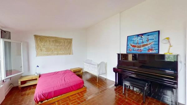 Bien rare aux portes de Paris – Appartement mixte de plein pied à usage d’habitation avec jardin privatif