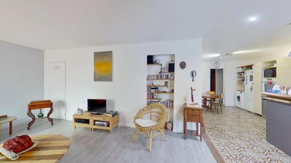 Bien rare aux portes de Paris – Appartement mixte de plein pied à usage d’habitation avec jardin privatif