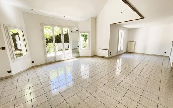 Maison à vendre    8 pièces • 136,75 m2 Antony