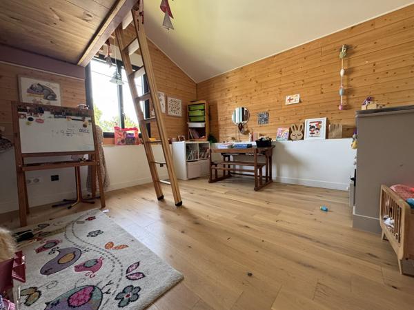 Maison familiale rénovée – 135 m² – 4 chambres – Terrain 547 m² – Bègles