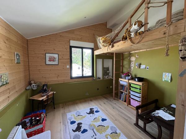 Maison familiale rénovée – 135 m² – 4 chambres – Terrain 547 m² – Bègles