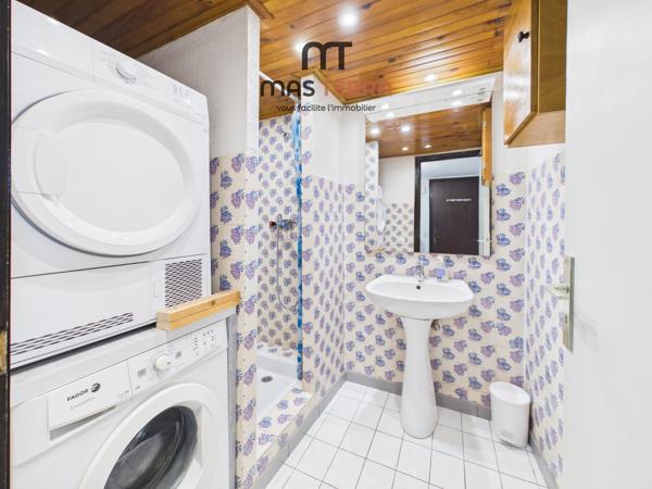 Appartement
         2 pièces
        - 32 m² 99 000 € *