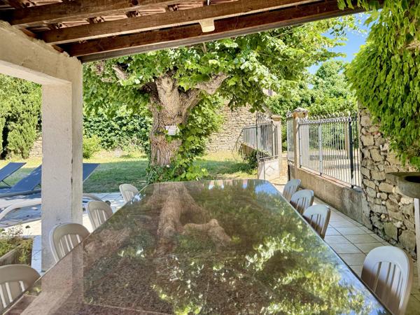Ensemble immobilier de caractère au cœur d'un village du Minervois