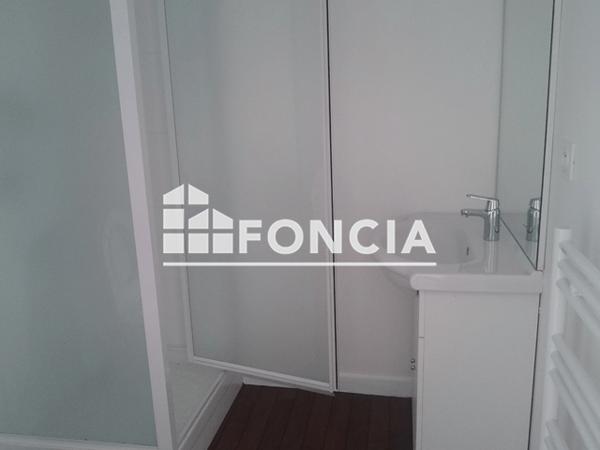 Location Studio 21.75 m² - 22 RUE DE LA MARINE Rochefort 17300