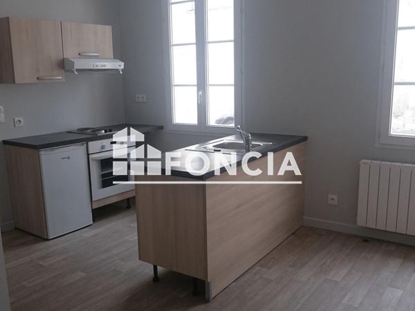 Location Studio 21.75 m² - 22 RUE DE LA MARINE Rochefort 17300