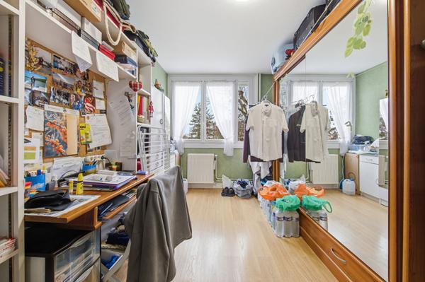 Joli T3 de 63m2 à vendre EN VIAGER dans résidence avec ascenseur, balcon et vue dégagée.