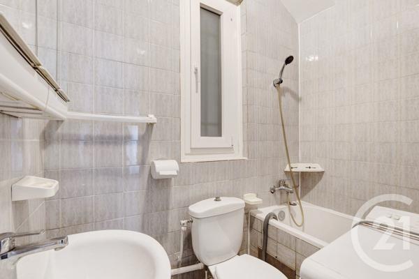Appartement F2 à vendre  2 pièces - 39 m 2   PARIS  - 75010