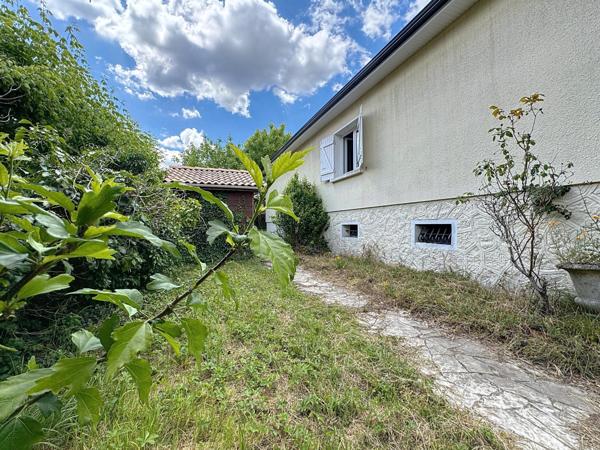 Une parenthèse de quiétude, à deux pas du  cœur de ville et des transports (Tram D et Ligne de bus 2)