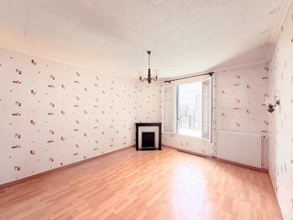 Maison
         8 pièces
        - 152 m² Exclusivité 840 000 € *