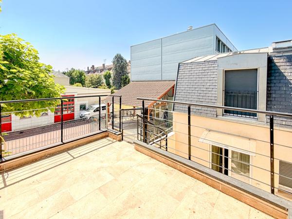 Maison
         8 pièces
        - 152 m² Exclusivité 840 000 € *