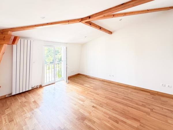 Maison
         8 pièces
        - 152 m² Exclusivité 840 000 € *