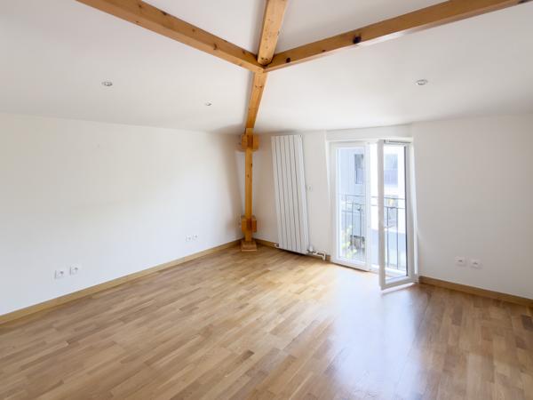 Maison
         8 pièces
        - 152 m² Exclusivité 840 000 € *