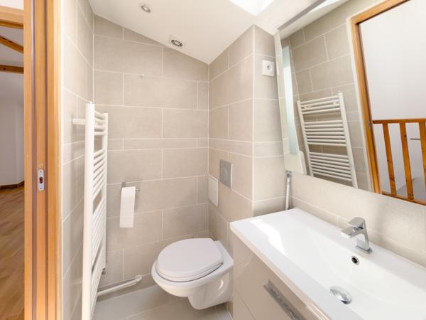 Maison
         8 pièces
        - 152 m² Exclusivité 840 000 € *