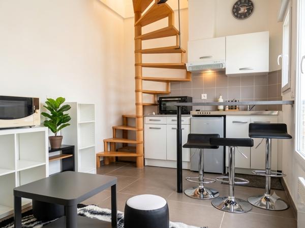 Maison
         8 pièces
        - 152 m² Exclusivité 840 000 € *