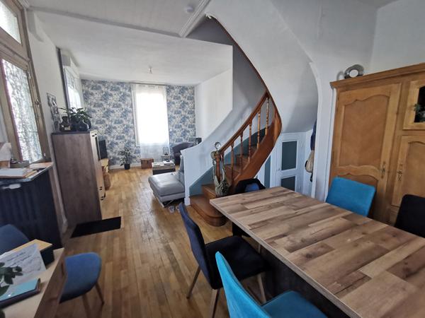 CHARMANTE MAISON - CENTRE  VILLE