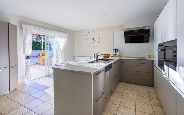 Maison à vendre    7 pièces • 364 m2 Manosque