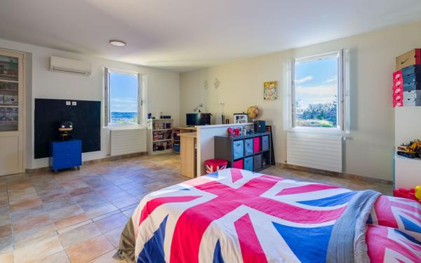 Maison à vendre    7 pièces • 364 m2 Manosque