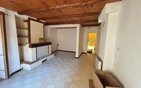 Maison à vendre    2 pièces •  Valensole
