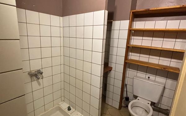 Maison à vendre    2 pièces •  Valensole