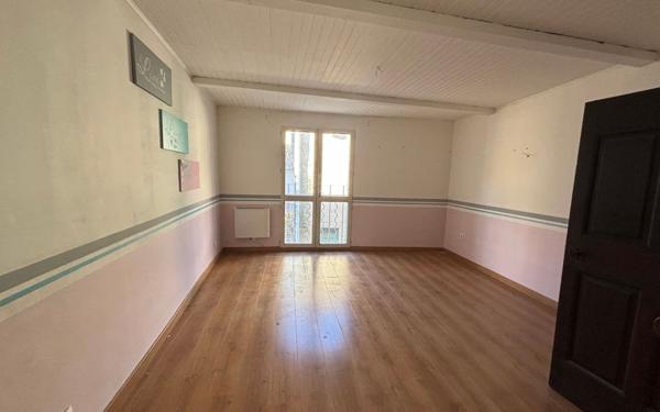 Maison à vendre    2 pièces •  Valensole