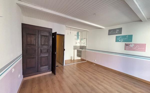 Maison à vendre    2 pièces •  Valensole