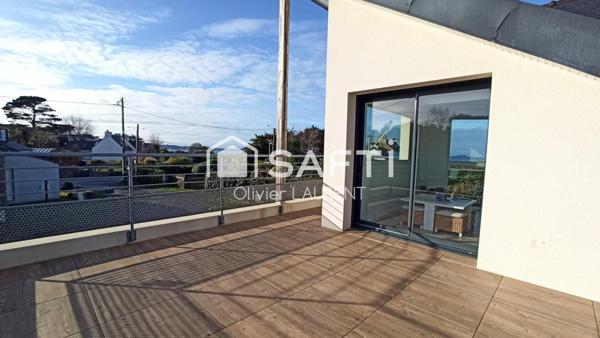 Jolie maison moderne à proximité directe de la mer...