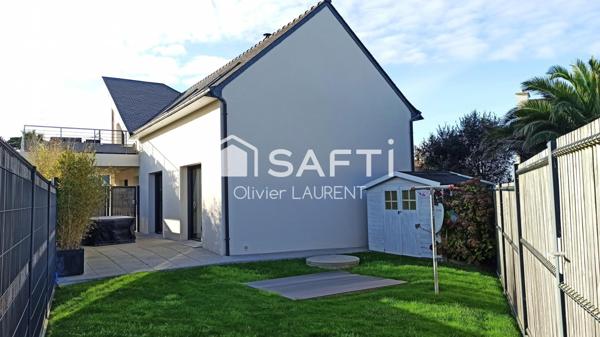 Jolie maison moderne à proximité directe de la mer...