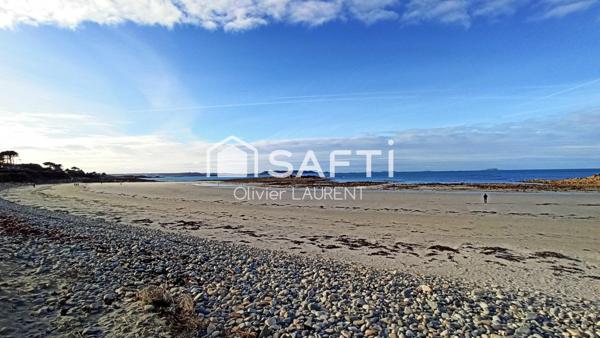 Jolie maison moderne à proximité directe de la mer...