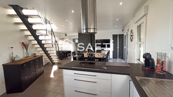 Jolie maison moderne à proximité directe de la mer...