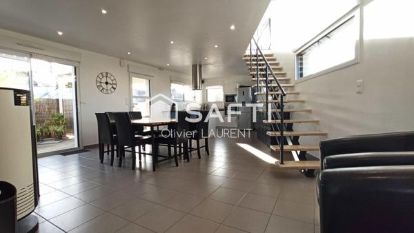 Jolie maison moderne à proximité directe de la mer...